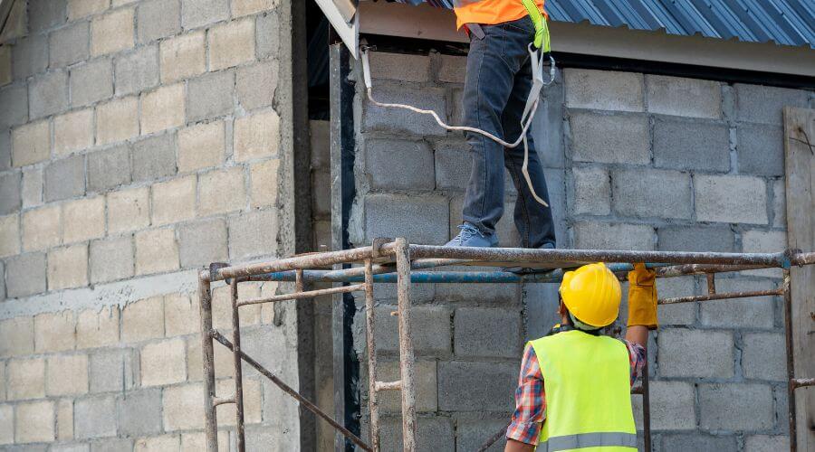 Expert Emergency Roof Repairs services in Cedar, KS